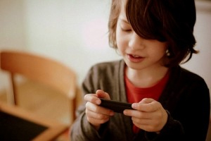 Kids Spending More Time On Mobile Internet: Study